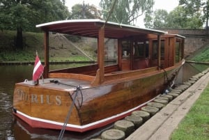 Riga: Private boat tour in Riga Canal and Daugava