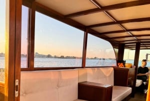 Riga: Privat båttur med snacks og drikke