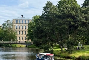 Riga: Privat båttur med snacks og drikke