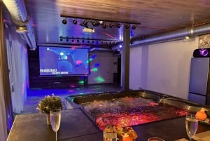 Riga: Privates Kino mit Spa-Pool