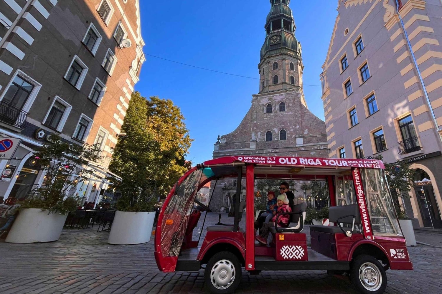 Riga: privé-e-bus tour door de oude stad met audiogids