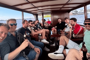 Riga: Privétour door de kanalen van Riga met Riga Black Balsam