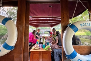 Riga: Privétour door de kanalen van Riga met Riga Black Balsam