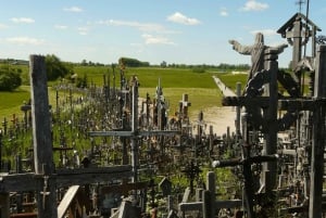 Riga: tour privato alla Collina delle Croci e al Palazzo di Rundāle