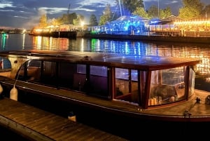 Riga: private VIP boat tour ''Through 19 Bridges''