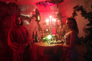 Visite privée en yacht à Riga, banquet médiéval et dégustation de vins