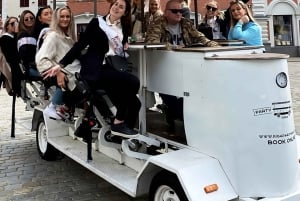 Riga: Prosecco Bike & Pub Crawl