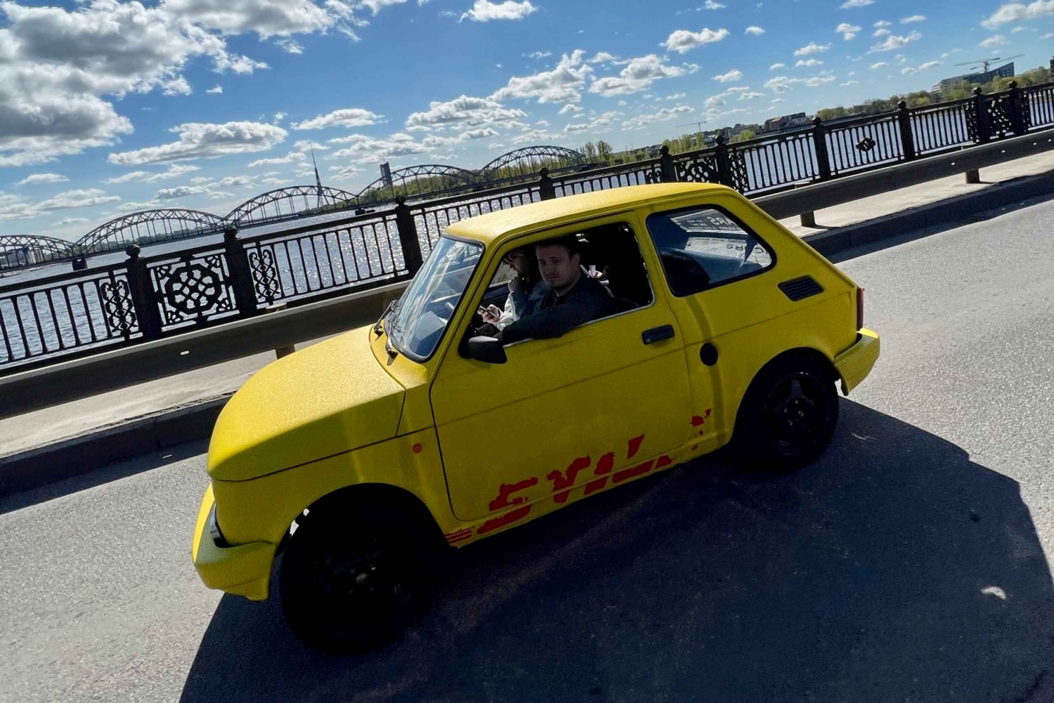 Riga: Rally Retro Car Tour