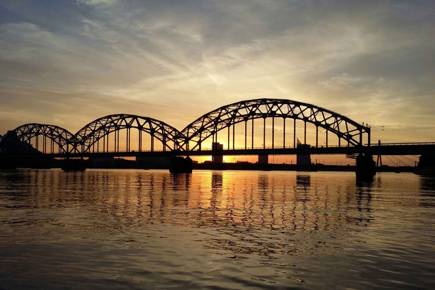 Riian kiertoajelu kanavaveneellä