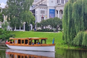 Riga: sightseeing in een rondvaartboot