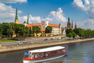 Riian kiertoajelu kanavaveneellä