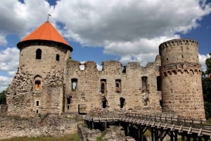 Riga til Sigulda og Cesis: Utforsk Latvias middelalderslott