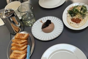 Riga: Jantar tradicional letão com espetáculo folclórico privado