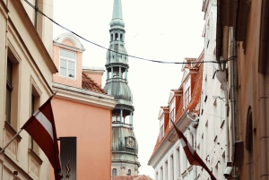 Riga: Jantar tradicional letão com espetáculo folclórico privado