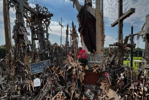 Riga-Vilnius:Rundale palace/Hill of Crosses/Medieval Kernave