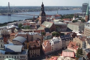 Sightseeingtur til fods/med transport i Riga