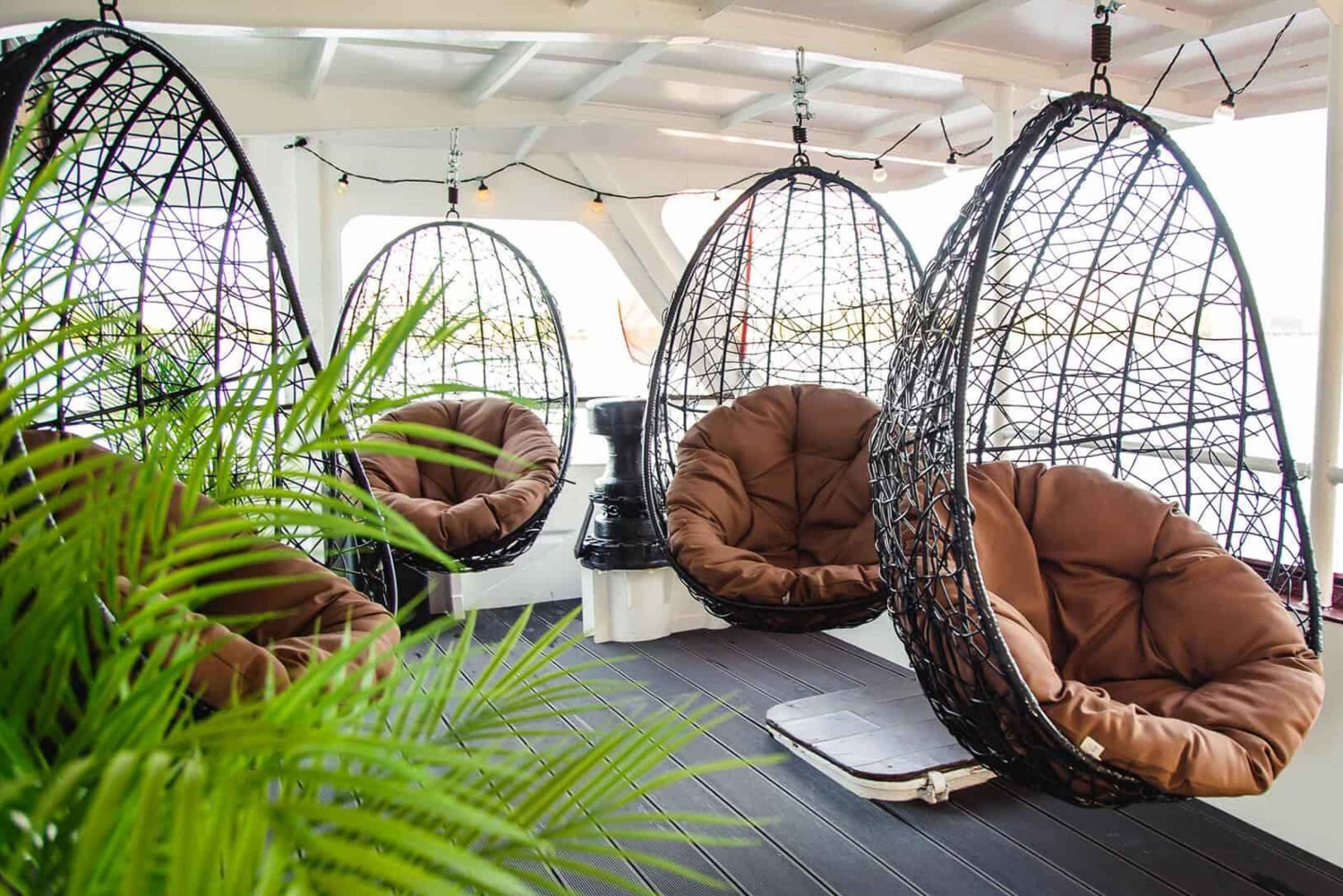 Solnedgangstur til Sea Gates – Elvecruise i Latvia