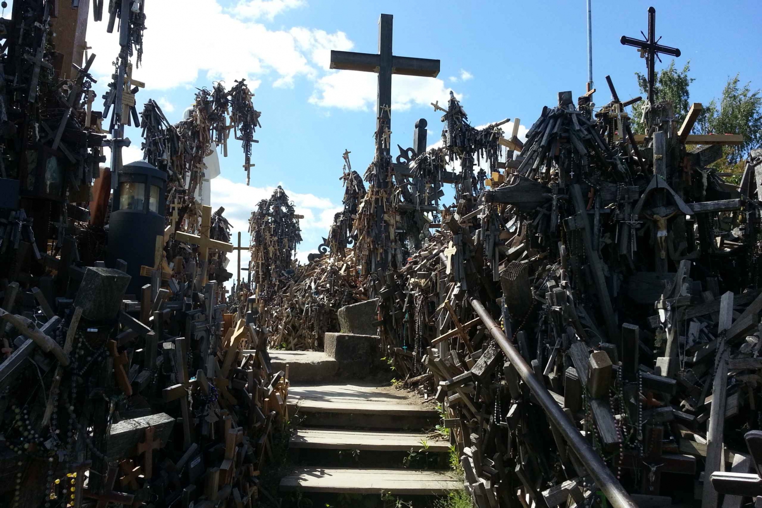 Trip from Vilnius to Riga: Hill of Crosses & Rundale Palace