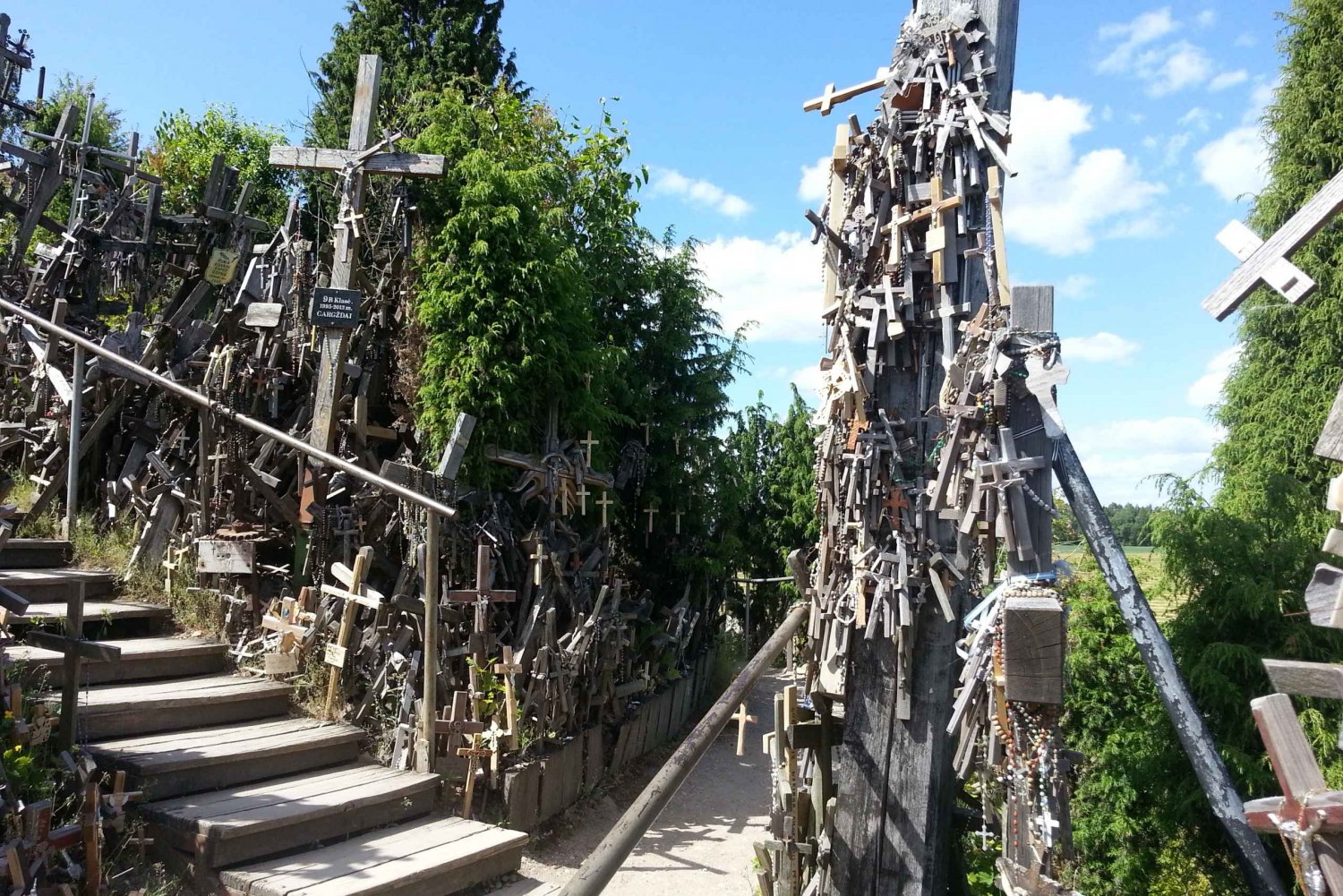 Trip from Vilnius to Riga: Hill of Crosses & Rundale Palace