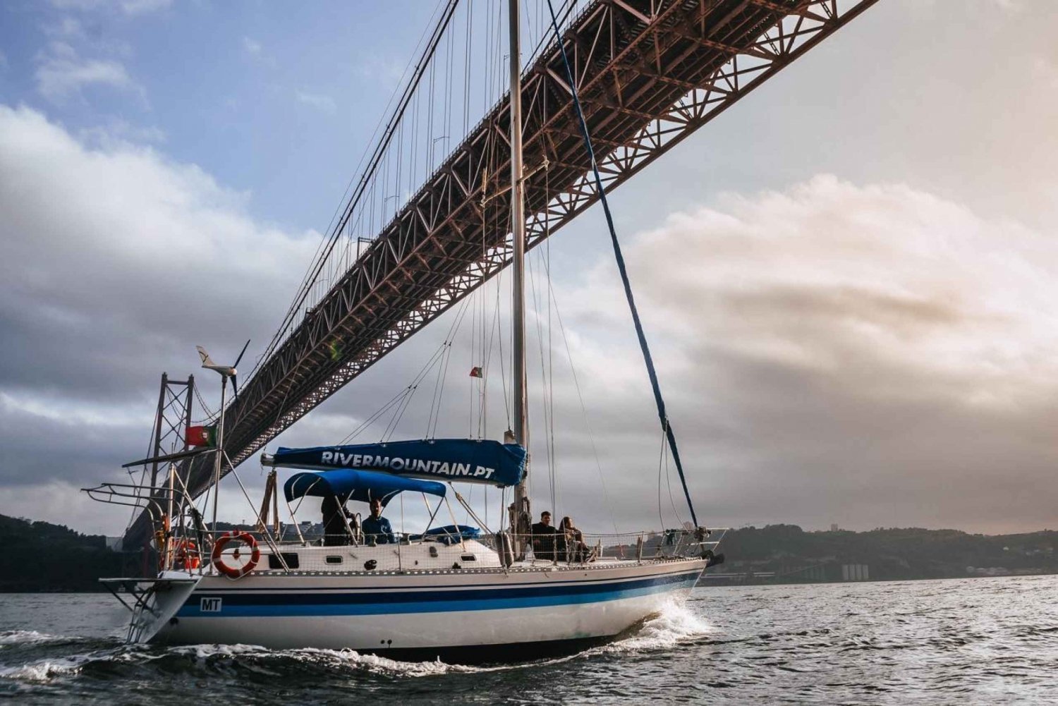 2 hour Sailboat Sunset Tour by Rivermountain