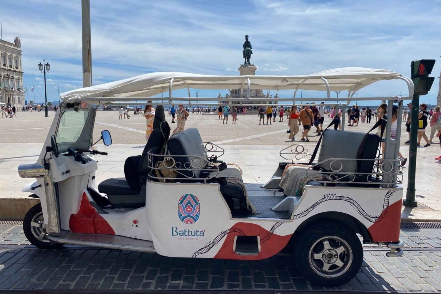Lisbon: Private Guided Tour by Electric Tuk Tuk