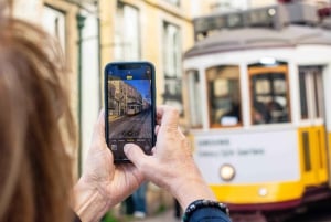 Alfama Photo Walk: Lisbon Photography Tour with a Local