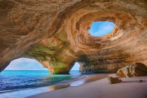 Avventure in Algarve da Lisbona + tour in barca alla grotta di Benagil!