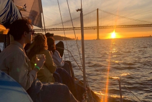 Amazing Lisbon Boat Tour with drinks
