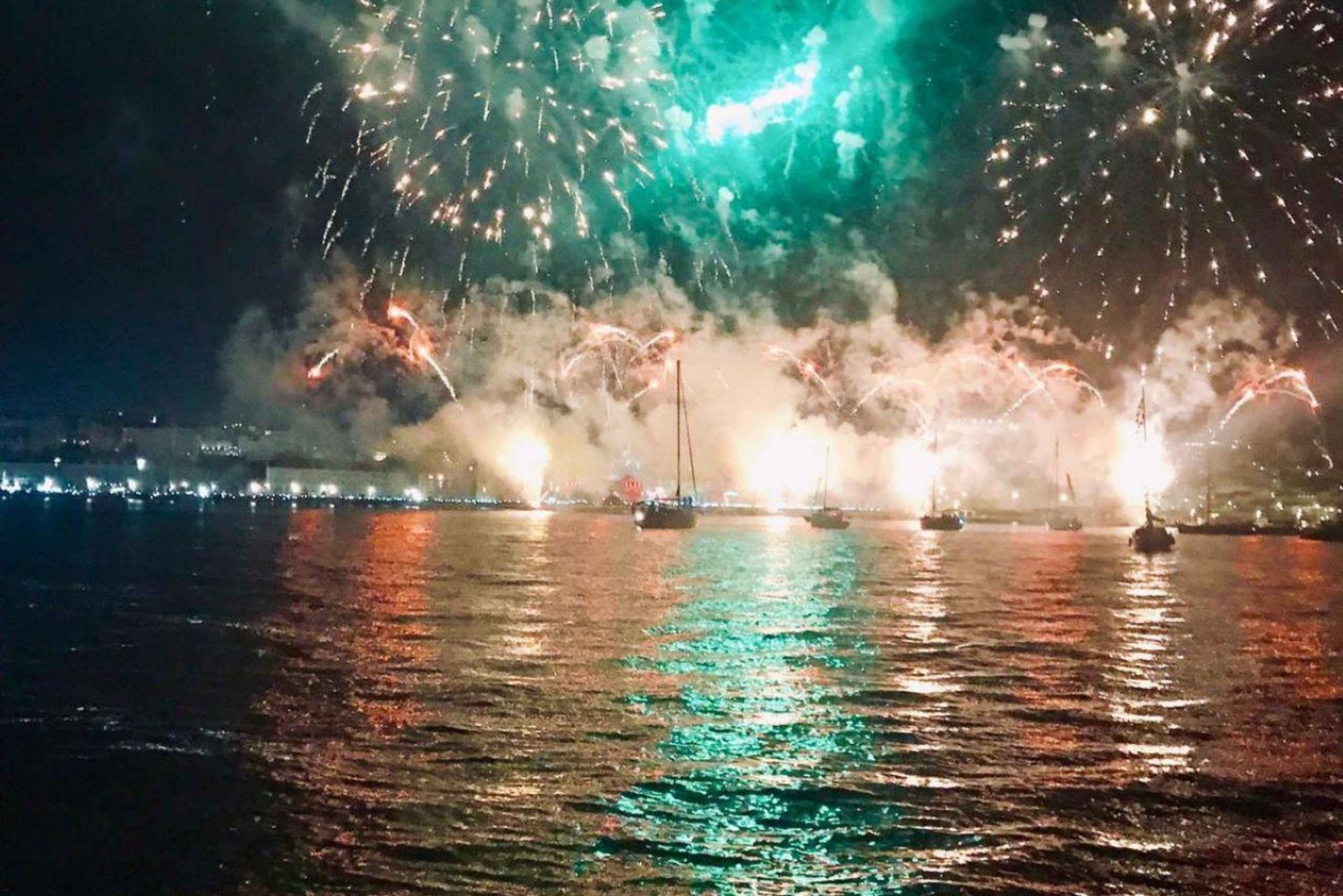 ⛵Bluemotion Lisbon⛵: New Year's Eve sailboat cruise