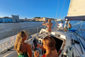 Lissabon: 'Sunset' & 'Day Tours' med båttur, med drink och musik