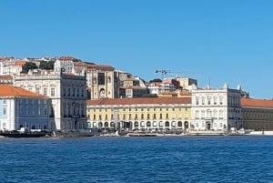 Lissabon: 'Sunset' & 'Day Tours' med båttur, med drink och musik