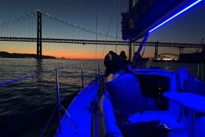 Lisbon: Sailboat Tour with Local Guide and Green Wine