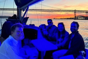 Lisbon: Sailboat Tour with Local Guide and Green Wine