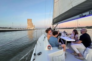 Lisbon: Sailboat Tour with Local Guide and Green Wine