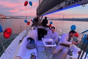Tour en bateau : Naviguez vers 2026 à Lisbonne, 3 heures avec champagne