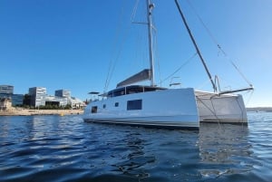 Cascais:Luxury Private Sailing Catamaran Cruise with a Drink