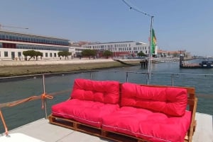 Cascais: crociera al tramonto a Lisbona con open bar