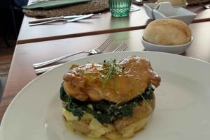 Cruise på restaurantbåt med middag, åpen bar og DJ