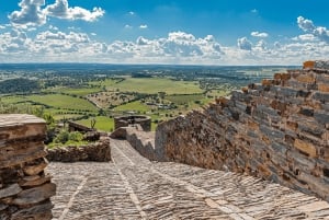 Lissabonista: ÉVORA + Capela dos Ossos + MONSARAZ + Alentejon viinit