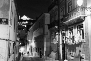 ファド：音楽ウォーキングツアー（食事とライブショー付き）