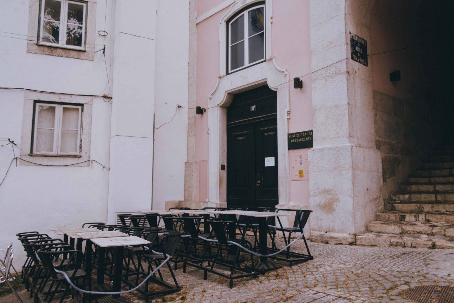 Lisbon: Fado Night with Dinner in a Typical Fado House