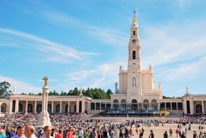 From Lisbon: Fátima, Nazaré & Sintra – 3 Cities Guided Tour