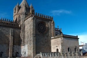 From Lisbon: Évora and Monsaraz Day Tour with Wine Tasting