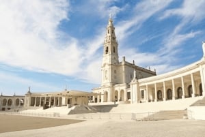 From Lisbon: Obidos, Nazaré and Fátima