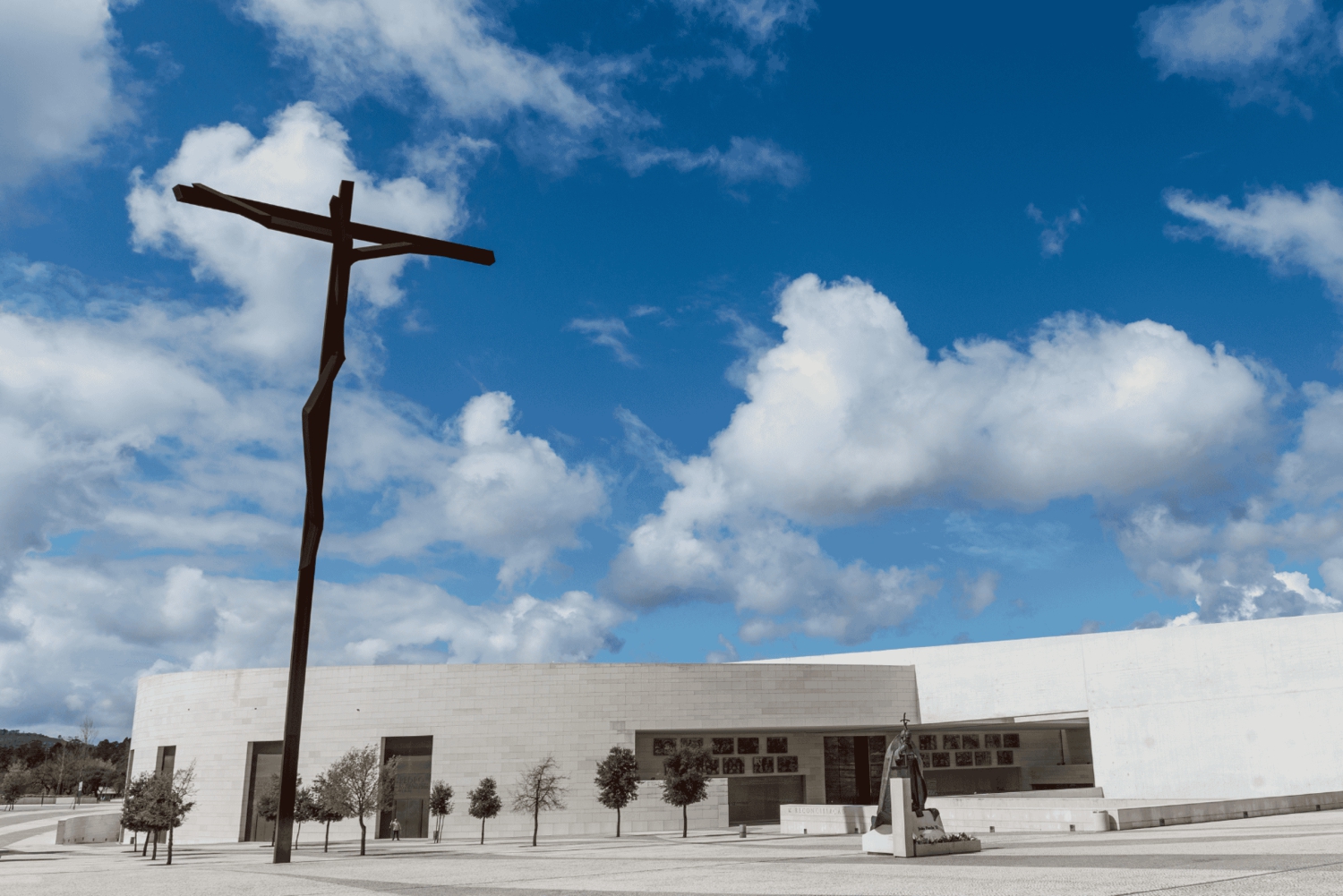 Von Lissabon: Tour zum Heiligtum von Fátima, Nazaré und Óbidos