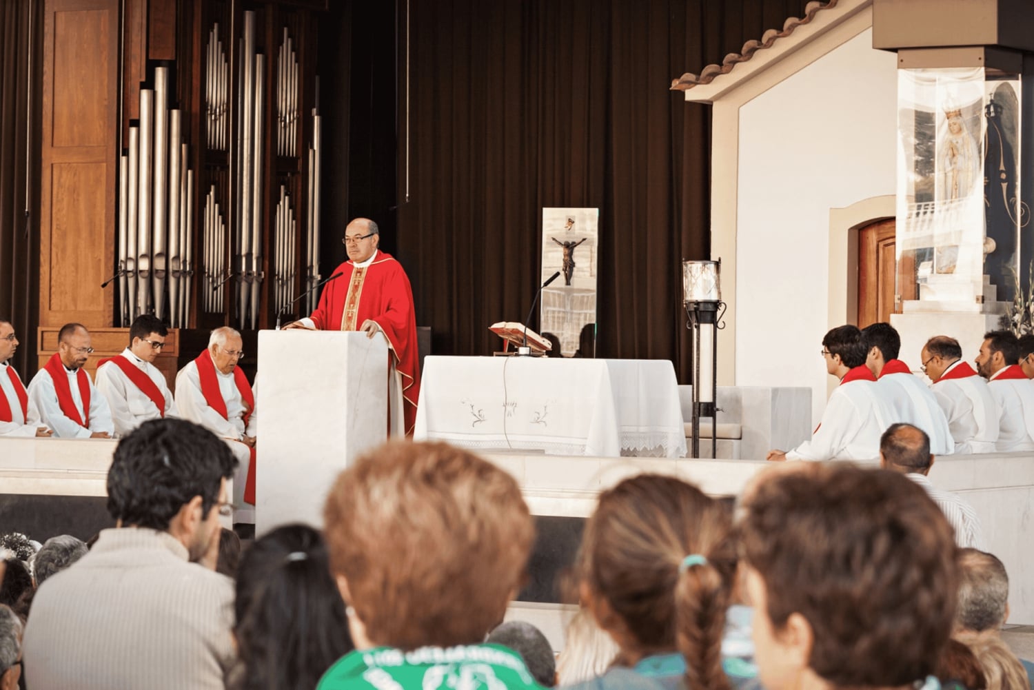 Von Lissabon: Tour zum Heiligtum von Fátima, Nazaré und Óbidos