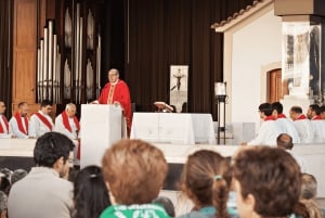Von Lissabon: Tour zum Heiligtum von Fátima, Nazaré und Óbidos