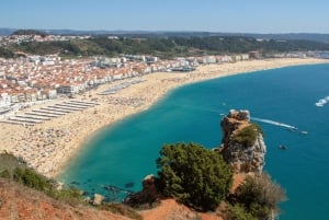 Von Lissabon: Tour zum Heiligtum von Fátima, Nazaré und Óbidos