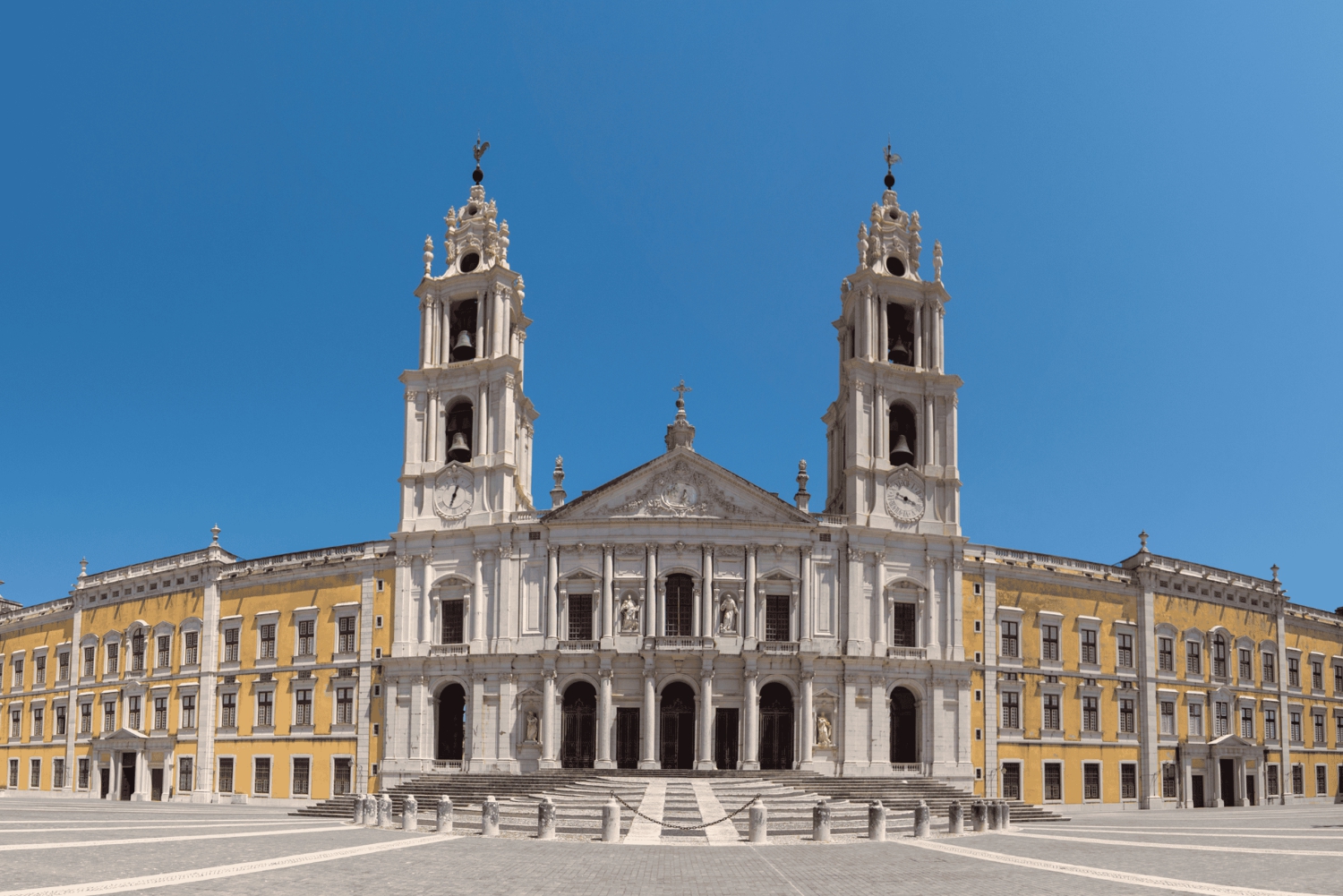 Depuis Lisbonne : Palais de Mafra et Ericeira - Patrimoine et côte portugaise