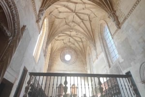 From Lisbon: Medieval Tour, Batalha, Tomar, Alcobaça, Óbidos